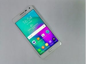 Мобильный телефон Samsung A5 2015 2/16GB
