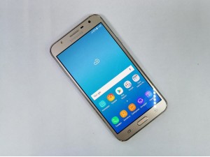 Мобильный телефон Samsung J7 neo 2/16GB
