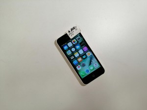 Мобильный телефон iPhone 5C 8GB