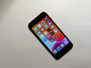 Мобильный телефон iPhone 7 32GB