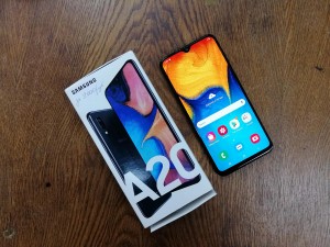 Мобильный телефон Samsung A20 3/32GB