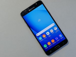 Мобильный телефон Samsung Galaxy j7 2016