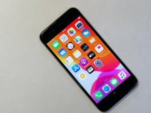 Мобильный телефон iPhone 6s 64GB