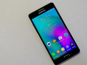 Мобильный телефон Samsung Galaxy A3 2015