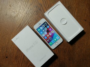 Мобильный телефон iPhone 5s 16GB