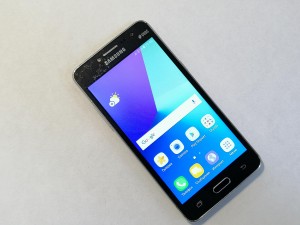 Мобильный телефон Samsung Galaxy J3 2016