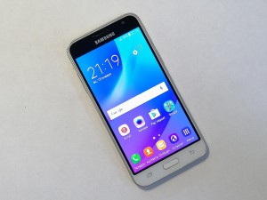 Мобильный телефон Samsung Galaxy J3 2016