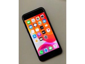 Мобильный телефон iPhone 7 32GB
