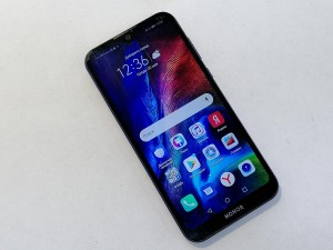 Мобильный телефон Honor 8s 32GB