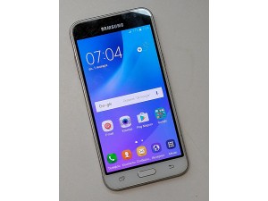 Мобильный телефон Samsung J3