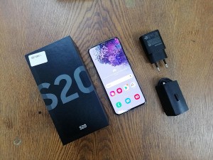 Мобильный телефон Samsung S20 8/128GB