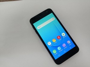 Мобильный телефон Samsung J3