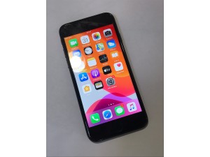 Мобильный телефон iPhone 7 32 Гб
