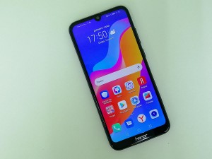 Мобильный телефон Honor 8а 2/32GB