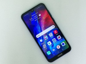 Мобильный телефон Honor 8s 2/32GB