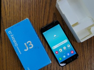 Мобильный телефон Samsung j3