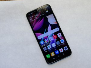 Мобильный телефон Huawei mate 20 lite 4/64GB