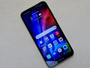 Мобильный телефон Honor 8s 2/32GB