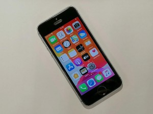 Мобильный телефон iPhone SE 32gb