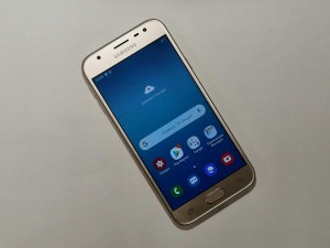 Мобильный телефон Samsung J3 2017 2/16GB