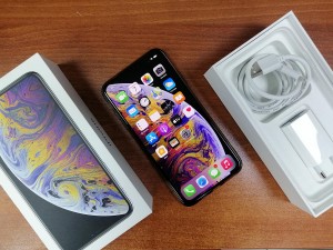 Мобильный телефон iPhone XS max 512GB