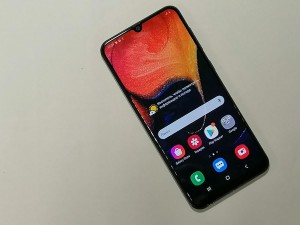 Мобильный телефон Samsung Galaxy A50 4/64GB
