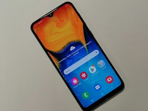 Мобильный телефон Samsung A20 3/32GB