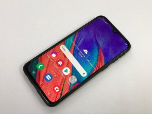 Мобильный телефон Samsung а40 4/64GB