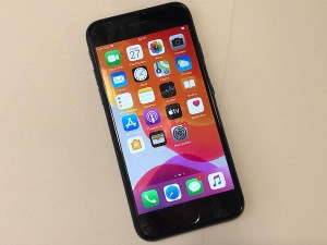 Мобильный телефон iPhone 7 32GB