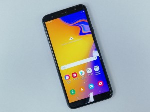 Мобильный телефон Samsung J4 plus 3/32GB