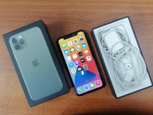Мобильный телефон iPhone 11 pro 256GB