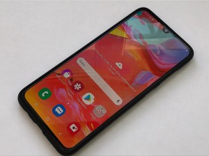 Мобильный телефон Samsung Galaxy A70 128GB