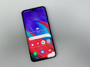 Мобильный телефон Samsung A40 4/64GB
