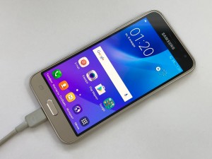Мобильный телефон Samsung J3 2016 8GB