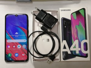Смартфон Samsung Galaxy A40 4/64GB
