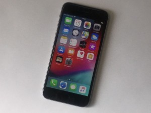 Мобильный телефон iPhone 6 32 GB