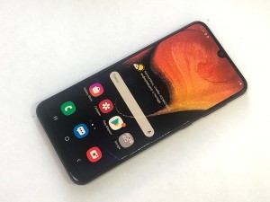 Мобильный телефон  Samsung Galaxy A50 4/64GB