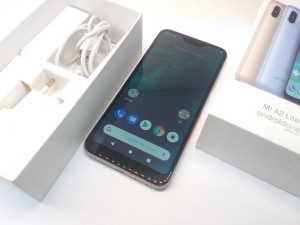 Мобильный телефон Xiaomi Mi A2 Lite 3/32GB 4G