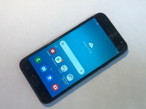 Мобильный телефон Samsung J3 2017