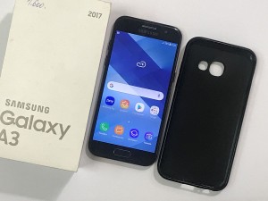 Мобильный телефон Samsung Galaxy A3 (2017) 16 GB
