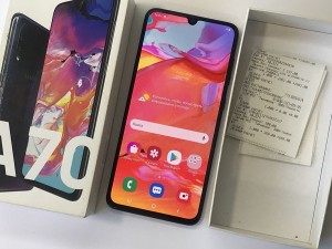 Мобильный телефон Samsung a70 6/128 GB