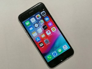 Мобильный телефон iPhone 6 32 GB