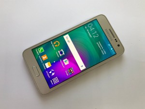 Мобильный телефон Samsung a3 2015 16GB