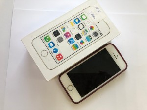 Мобильный телефон iPhone 5s 16GB