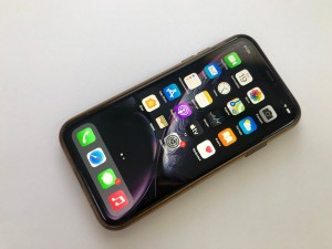 Мобильный телефон iPhone XR 64gb