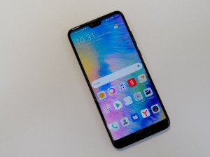 Мобильный телефон Huawei р20 4/128GB