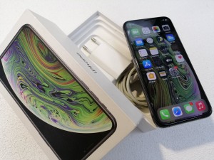 Мобильный телефон iPhone xs 64gb