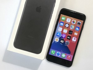 Мобильный телефон iPhone 7 32 Гб