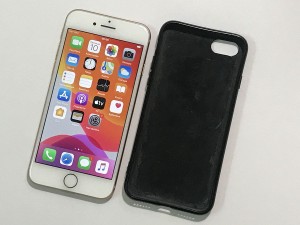 Мобильный телефон iPhone 8 64 GB