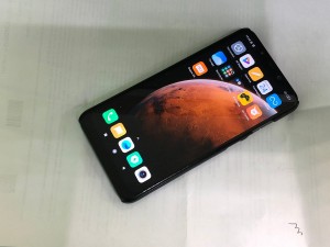 Мобильный телефон Xiaomi Pocophone F1